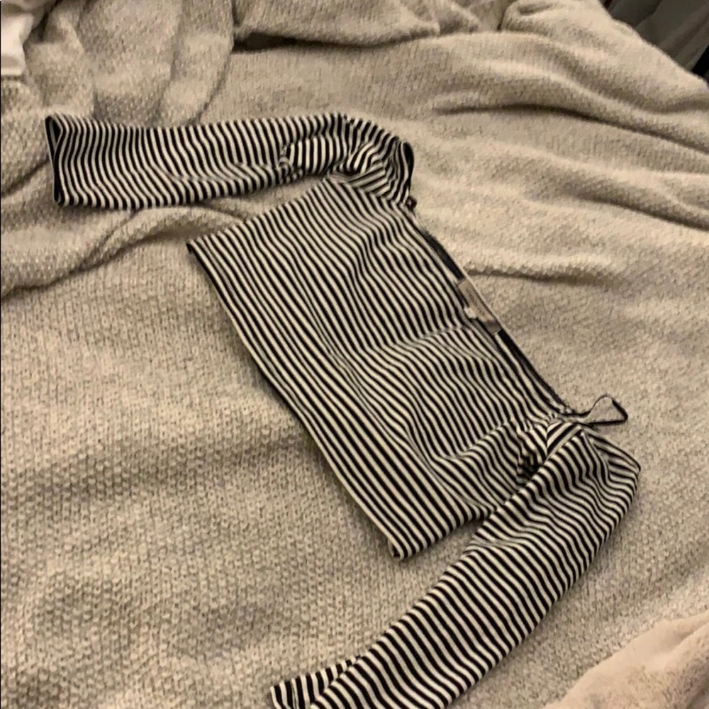 Foreign exchange striped off shoulder crop top,Med